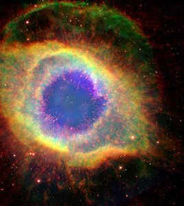 らせん星雲（NGC 7293）。時々「神の目」と呼ばれ、水瓶座にある大きな惑星状星雲です。クレジット：NASA。